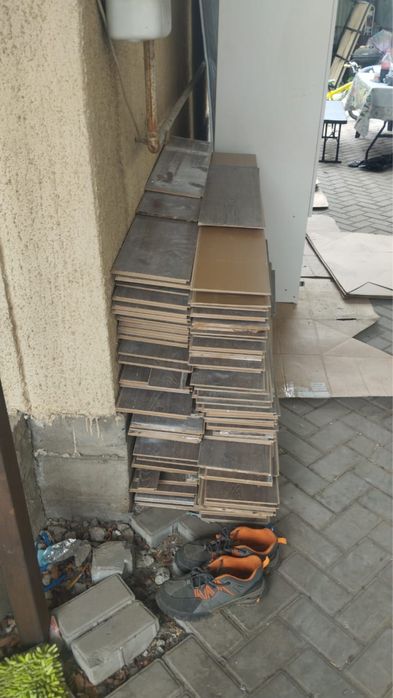 Продам ламинат 50кв
