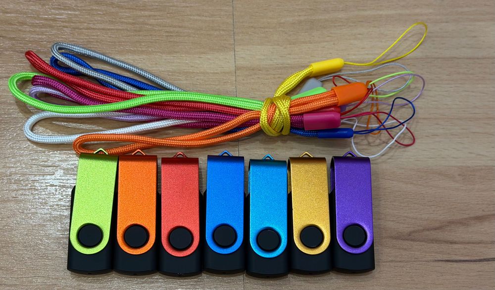 Комплект от 7 x USB Флаш Памет 64GB