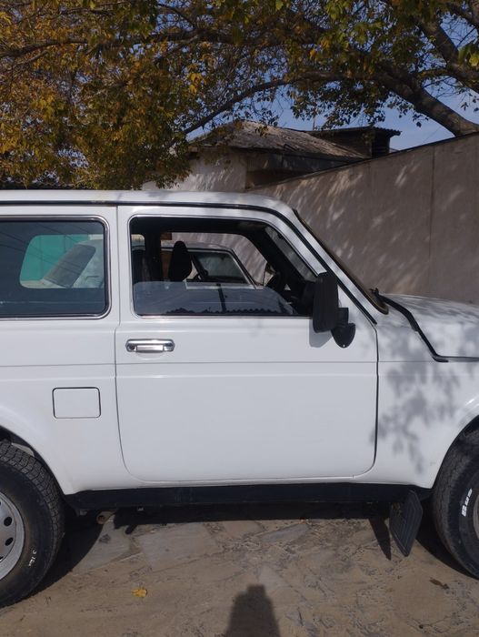 Niva 2002 yıl srochni sotiladi