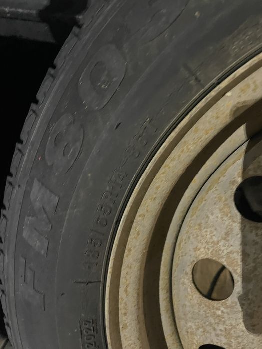 Продам колеса срочно.