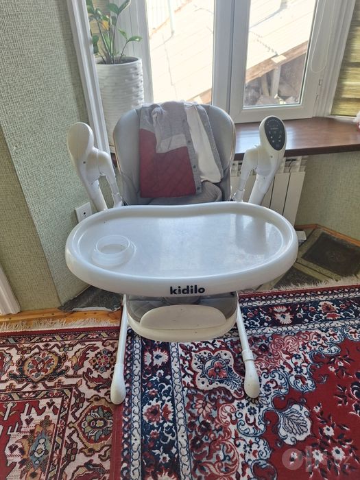 Eski bolalar kolyaska moshinalari sotiladi