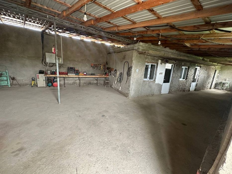 Продается загородный дом со всеми удобствами площадью 1га