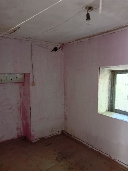 Домик.зал,спальный, кухня.