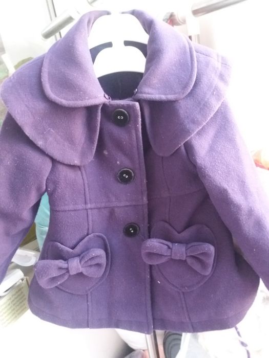 лосины на 1 -2 года 2000 бутылка для кормления 2500 б/у
 кофта 3500
че