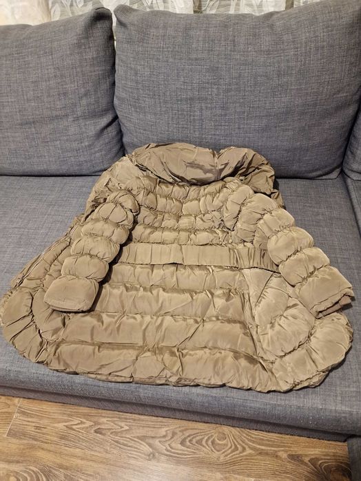 Продавам детско зимно яке, размер 3/4 години