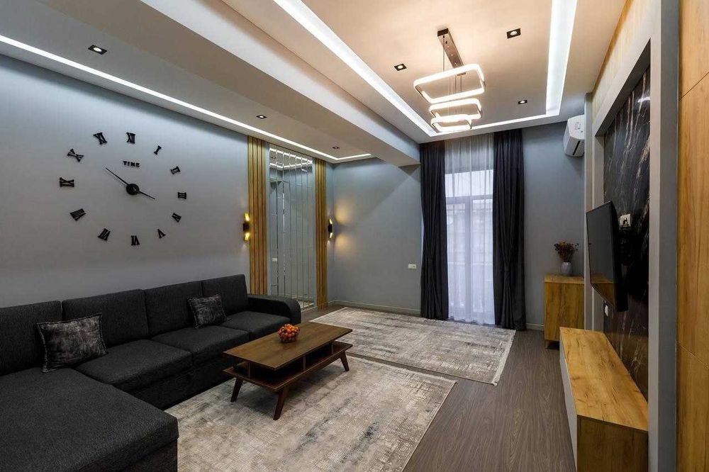 Сдается шикарная 2 х комнатная квартира на Ц-1  2/6/9 Р1