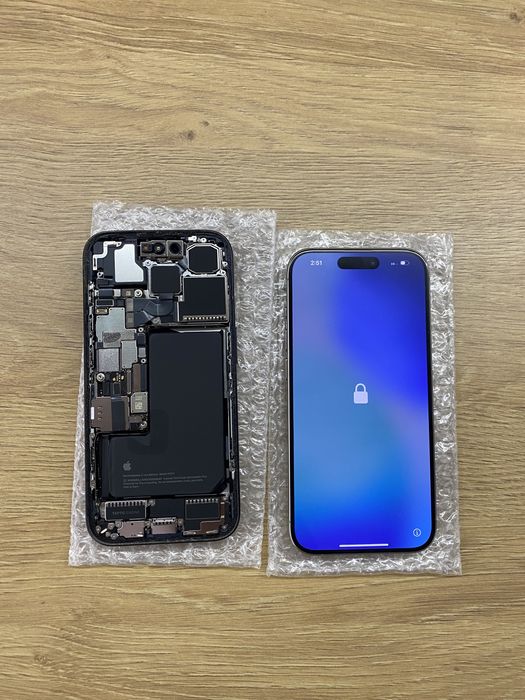 iPhone 15 Pro-На части