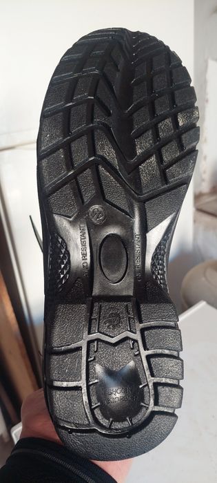 Продается рабочие спец сапоги