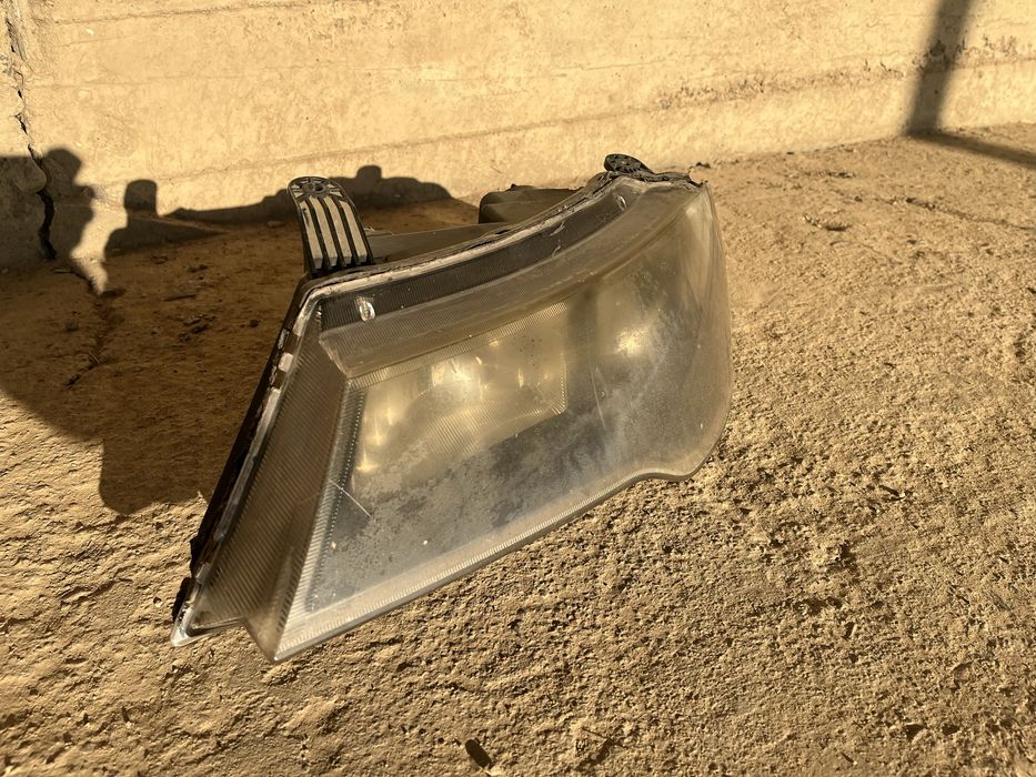 Продам левый фар бу