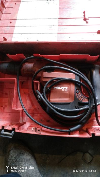Перфоратор Hilti.