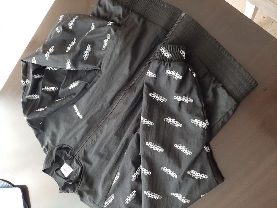 Яке Adidas, Benetton,  Diesel.