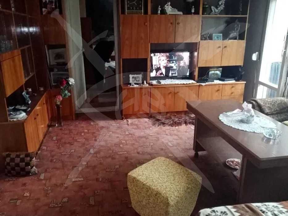 Четиристаен апартамент в квартал Прослав