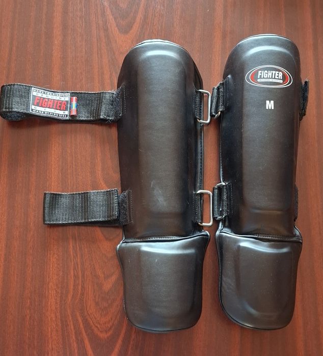 Vând tibiere kickbox marimea M