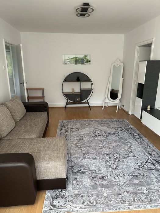 Apartament cu 2 camere, complet mobilat și utilat, renovat – de închiriat