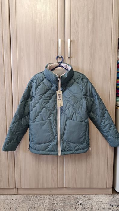 Продам куртку женскую