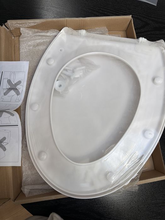 Capac wc cersanit nou