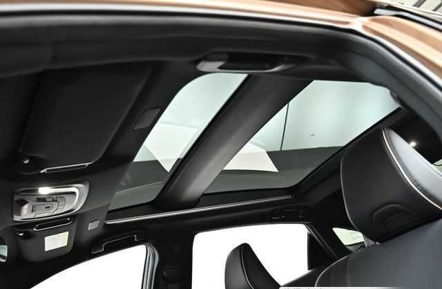 Toyota Crown AWD бензин+гибрид