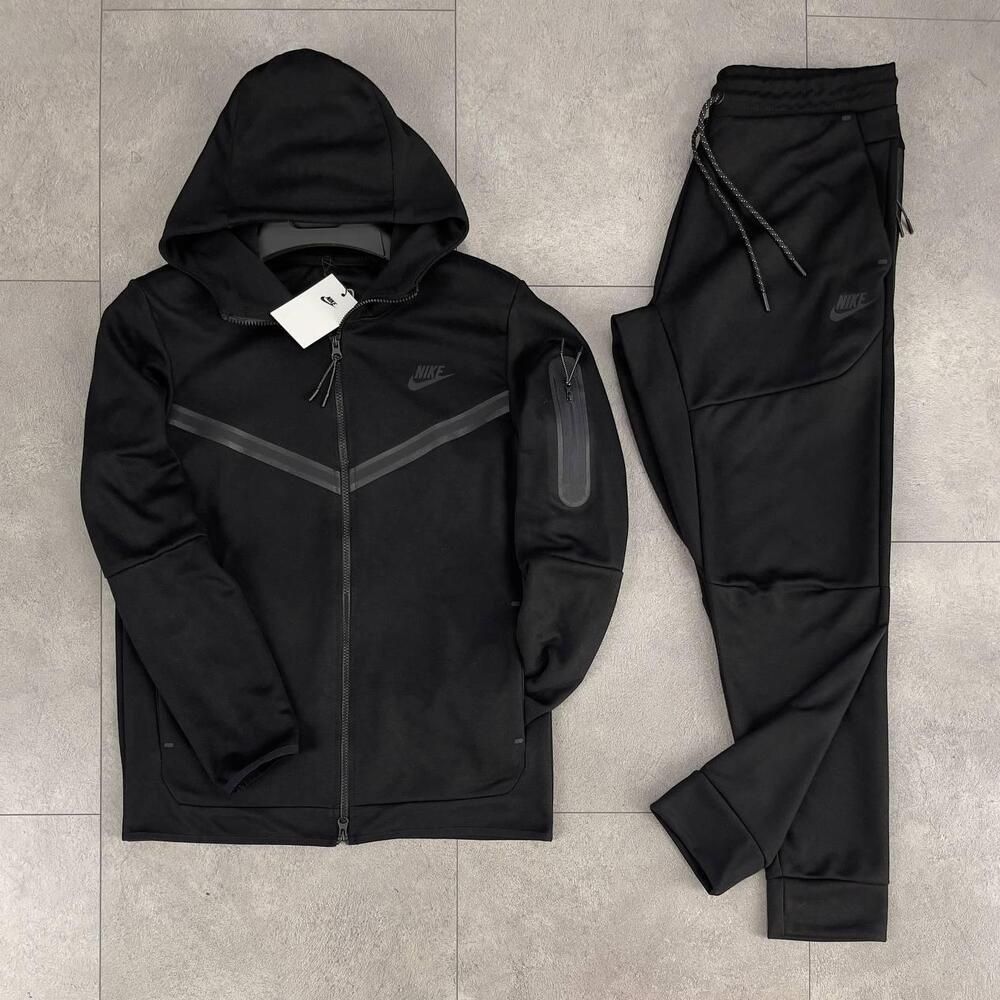 Nike tech fleece Black OLX.bg