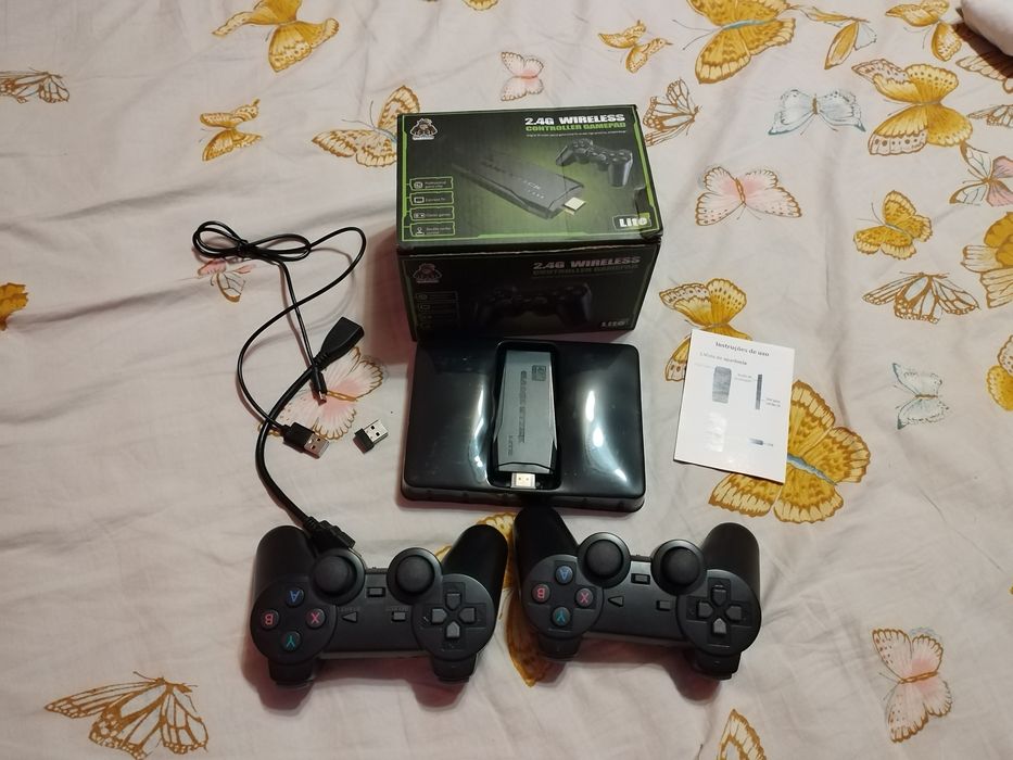 Игрова конзола с вградени игри