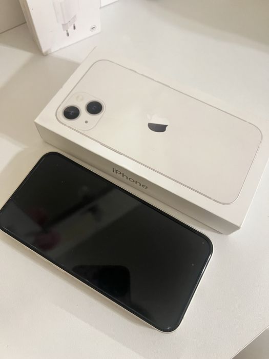 Продам Айфон 13.