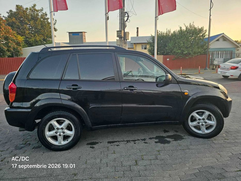 Toyota Rav4, 4x4, 2.0 diesel D-4D,fara rugina, stare f. buna, proprietar.