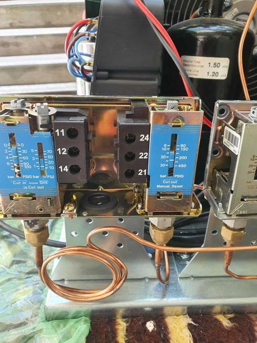 Reparatii frigorifice camere frigidere vitrine
