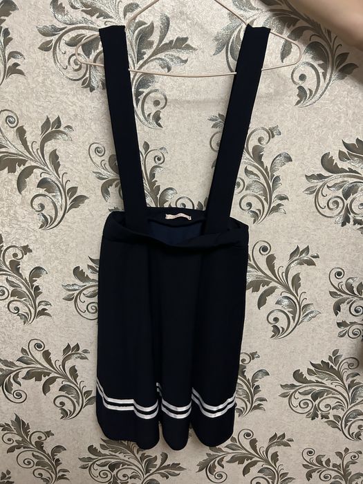 продам всю школьную форму за 5000.