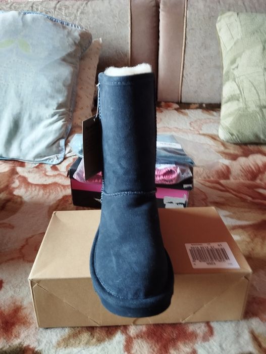 Продам уги темно синии