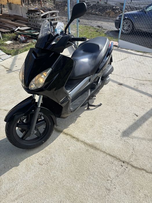 Yamaha x-max 250i