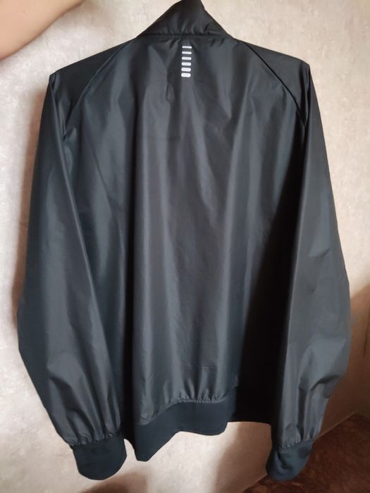 Оригинално мъжко яке (Under armour).