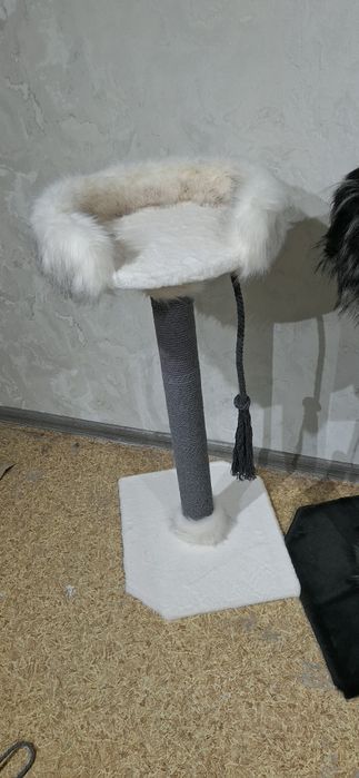 Когтеточка для кошек 90см Высота в наличии.