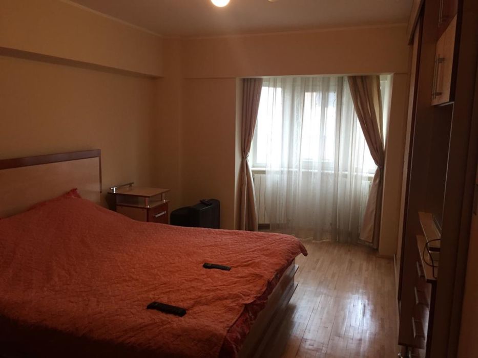Inchiriez apartament doua camere central