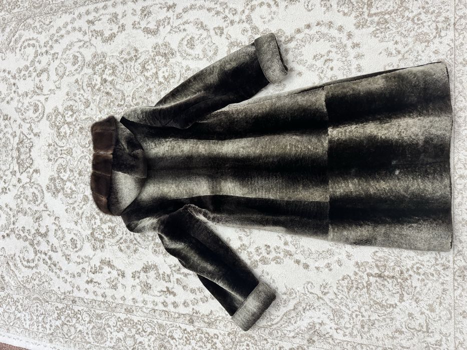 Продам шубу женскую