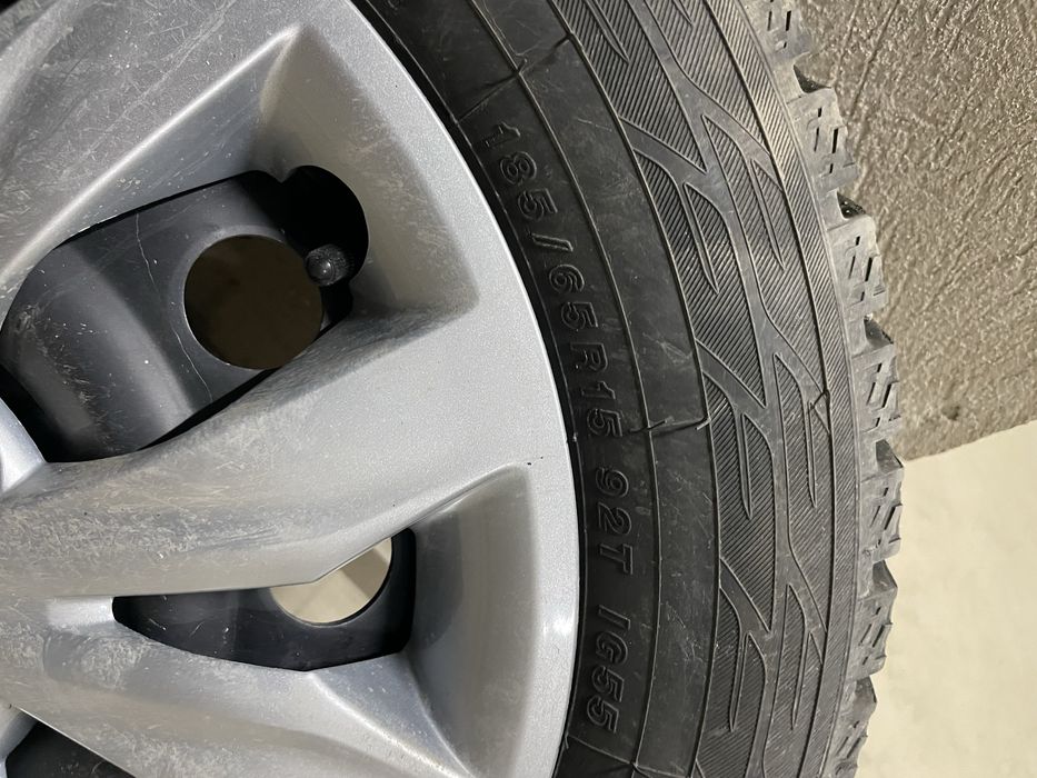 Диски с шинами на R15  hyundai accent