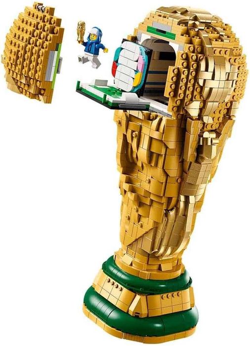 Конструктор LEGO Editions - Официален трофей на световното първенство на ФИФА (43020)