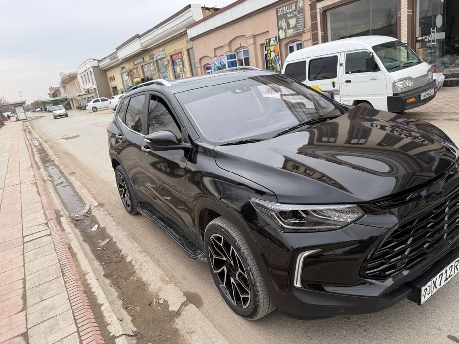 Tracker 2  primer lyukli rangi qora