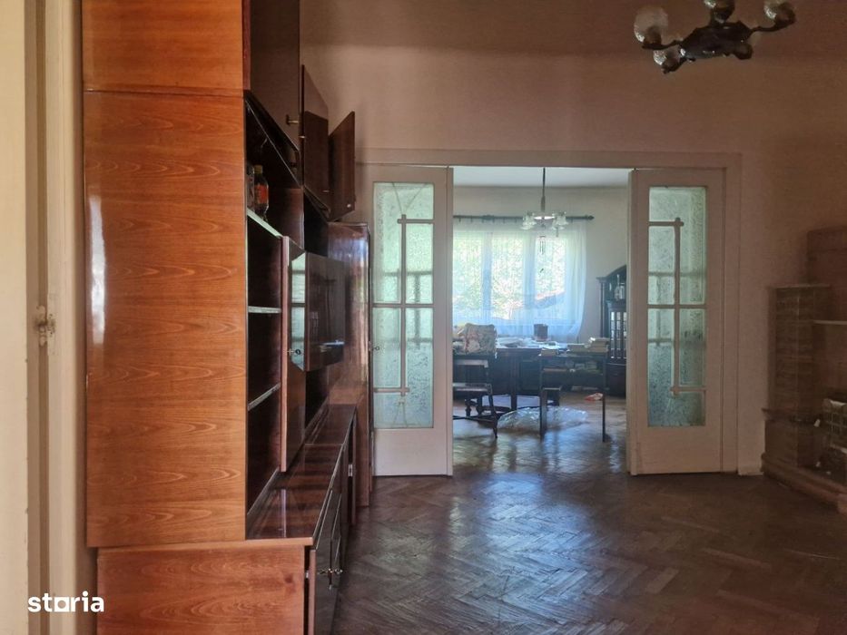 Cafrom Imobiliare - Semicentral "Pomul Verde"- Imobil de Vanzare