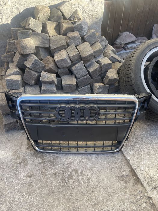 Предна решетка за Audi A4 B8 преди фейса