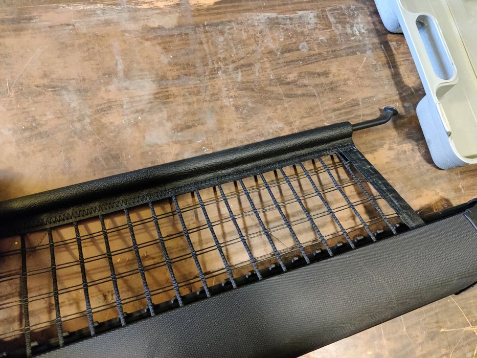 Мрежа (кучкарник) за Audi A4 B5 Avant