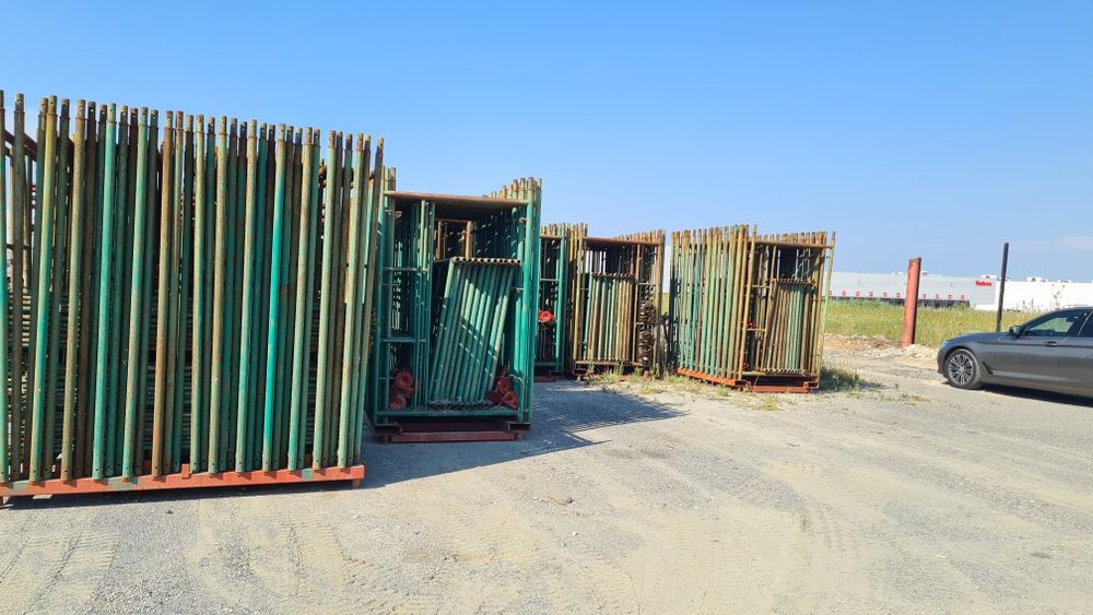 Pachet de 1800 mp schela second hand