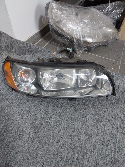 Far dreapra stanga Volvo S60 V70 XC70 european