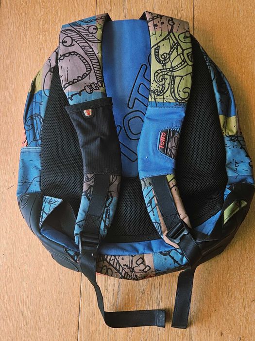 Ученическа раница Тотто 45х40х15 см отлично състояние