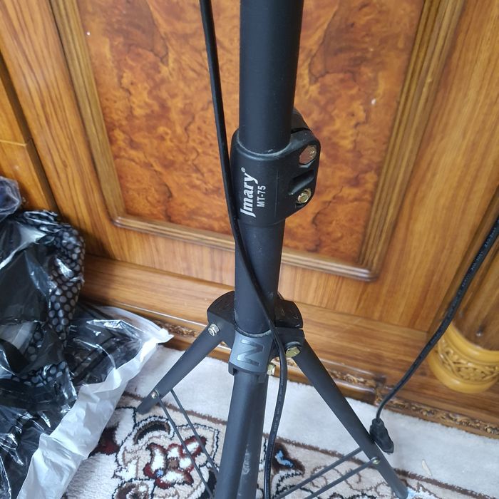 Shtativ lampasi bilan Jmary firma sfati zo'r yengi.