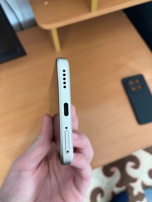 Продам срочно Huawei nova 13i