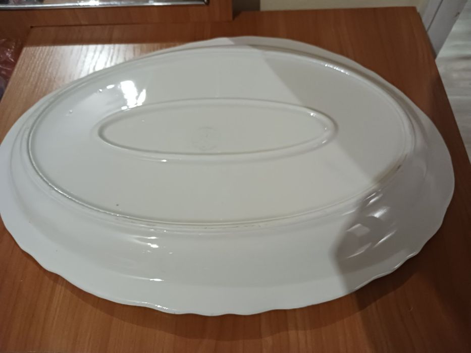 Троянска керамика и порцелан.