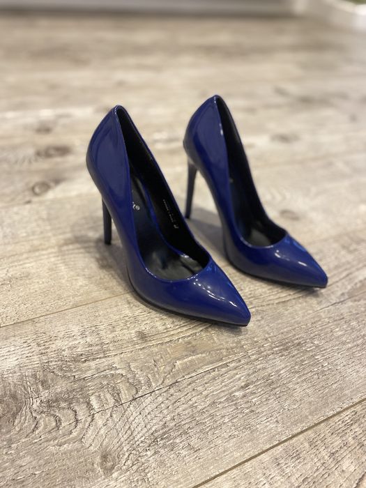 Vand pantofi stiletto dama nr 36, noi!