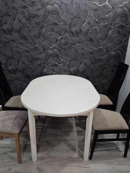 Продам стол и 4 стула