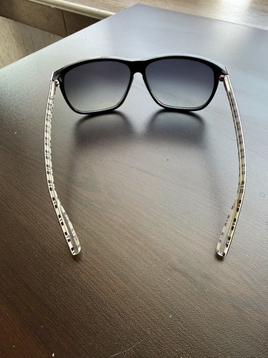 Слънчеви очила Tommy Hilfiger,Oakley Англия
