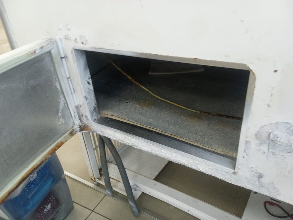 Продам ветринный холодильник