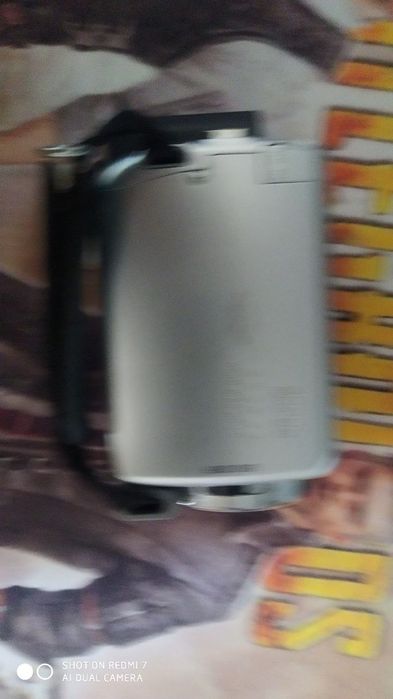 Foto aparat , holati yaxshi ishlatilmagan yangi turibdi  qirilmagan